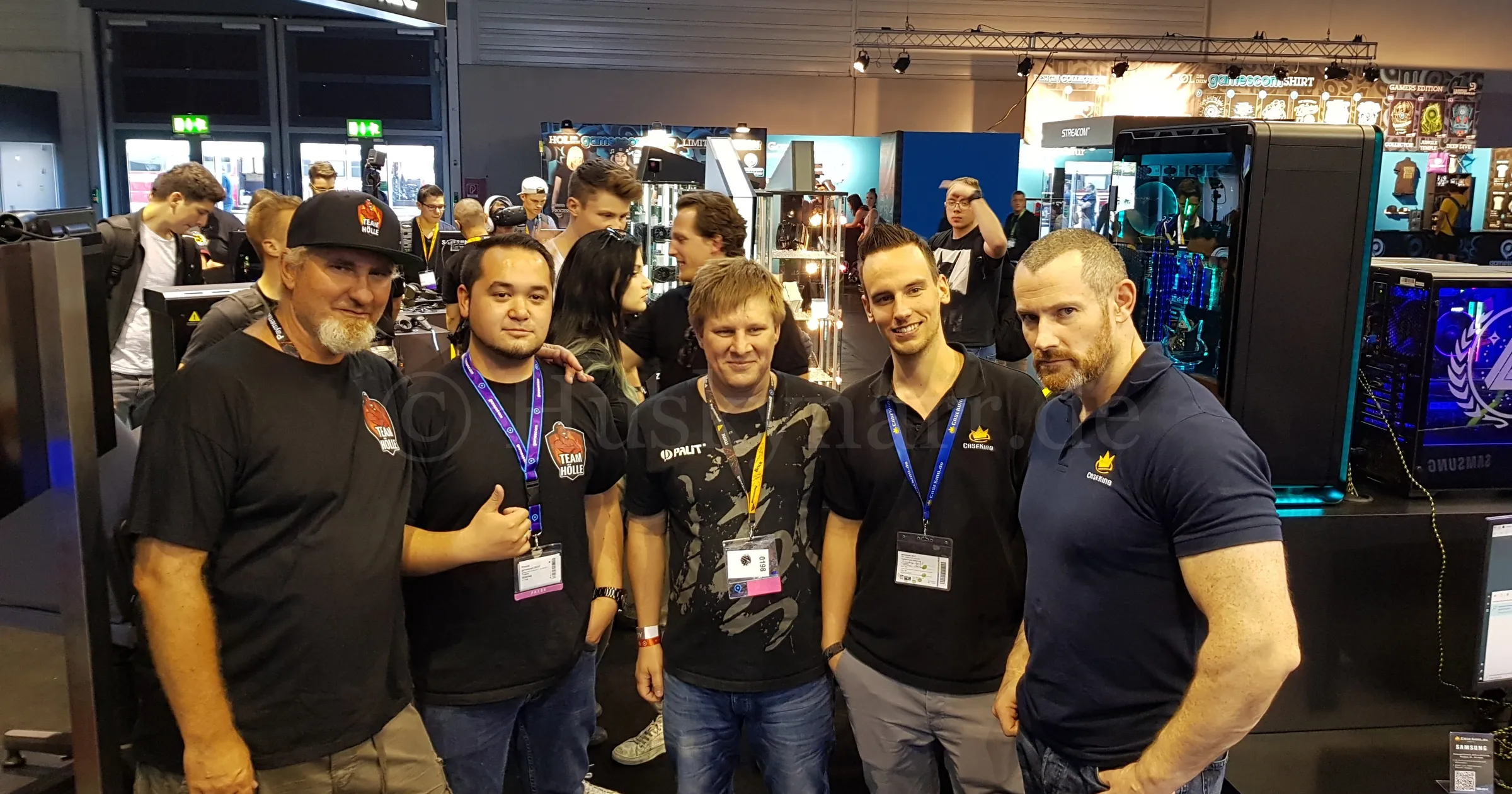 Caseking Der8auer 8Pack PC-Welt zuammen mit Huskynarr auf der Gamescom 2017 GC17