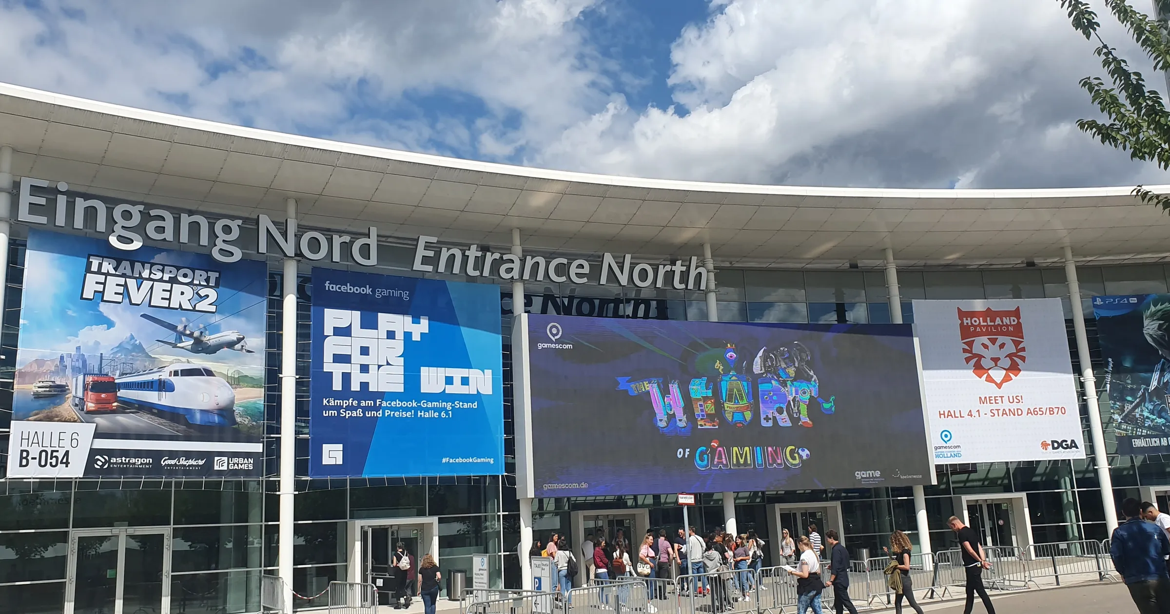 Gamescom - Front - Entry