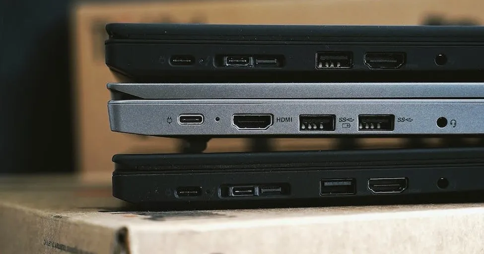 black and gray dvd player