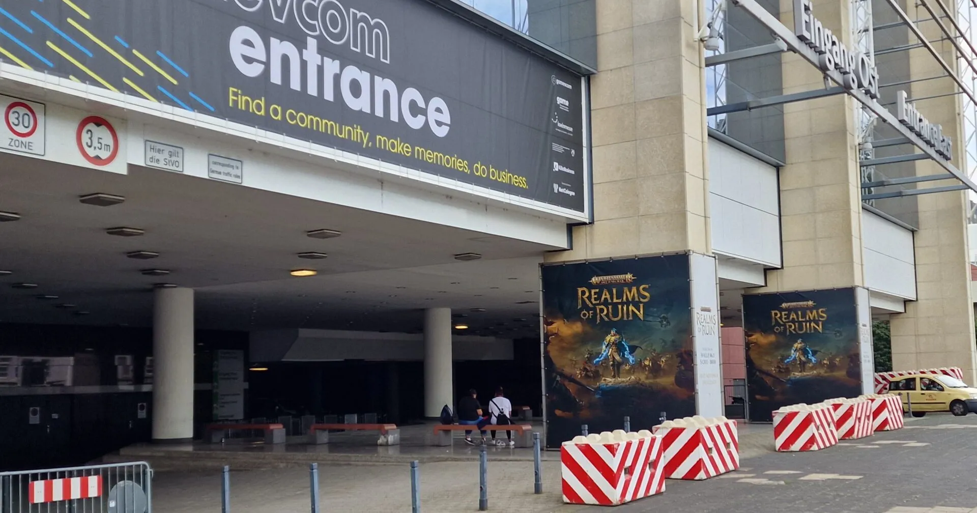 devcom Eingang in Köln