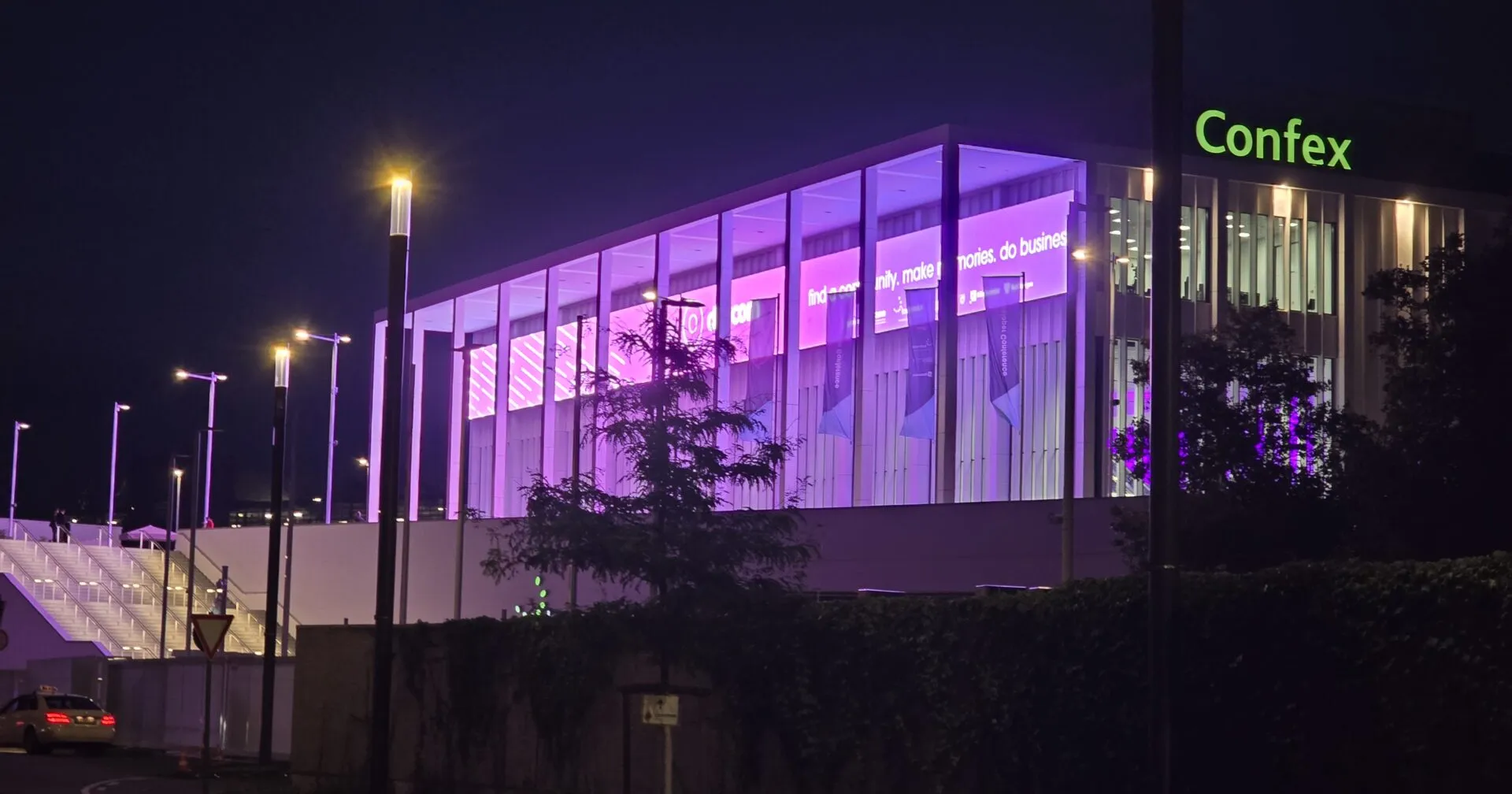 Confex Gebäude während der devcom 2024