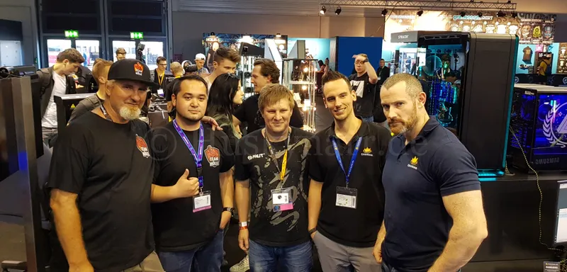 Caseking Der8auer 8Pack PC-Welt zuammen mit Huskynarr auf der Gamescom 2017 GC17