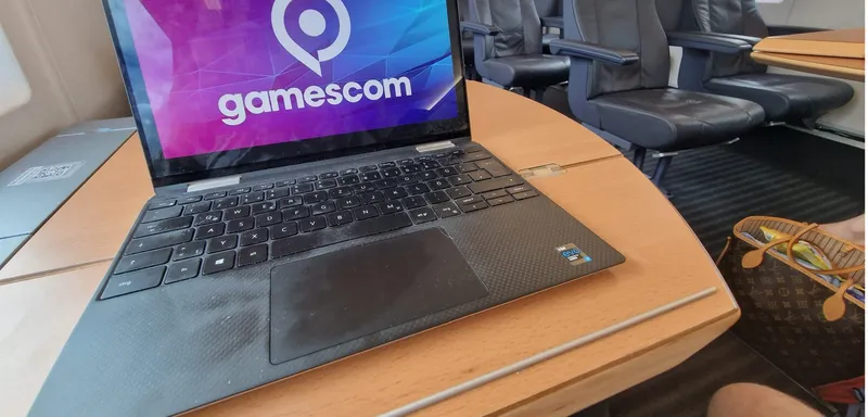 gamescom - laptop im ICE