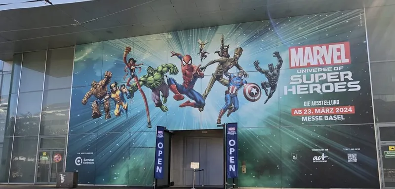 Eingang der Marvel Ausstellung in Basel