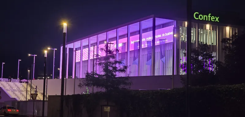 Confex Gebäude während der devcom 2024