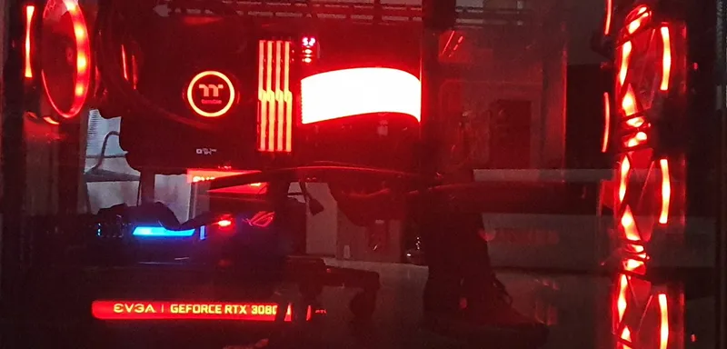 ASUS ROG CROSSHAIR VIII EXTREME im noch funktionierenden Zustand.